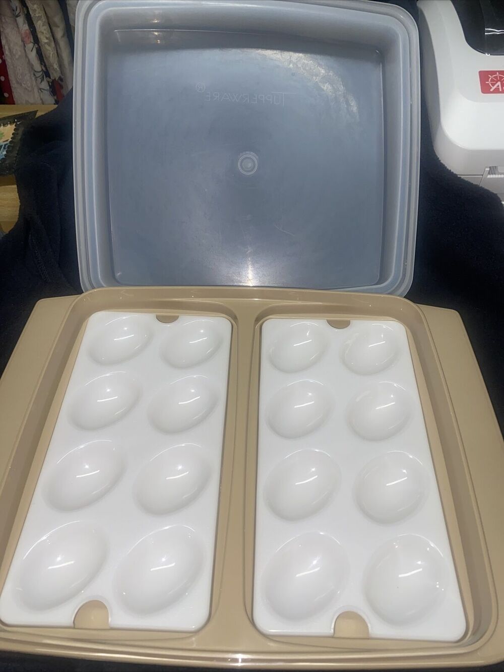 TUPPERWARE Devil Egg Taker Keeper Carrier Container Trays 723 665 722 Beige